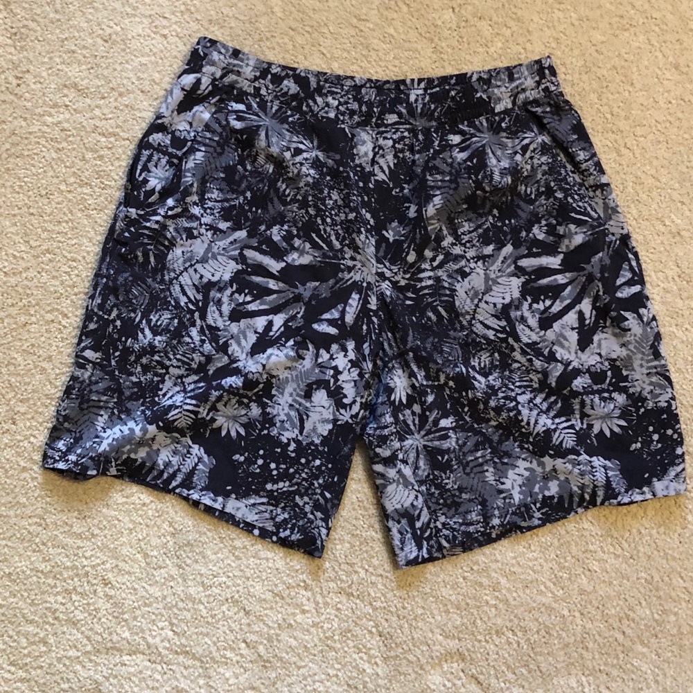 Lululemon shorts size L 9” Linerless